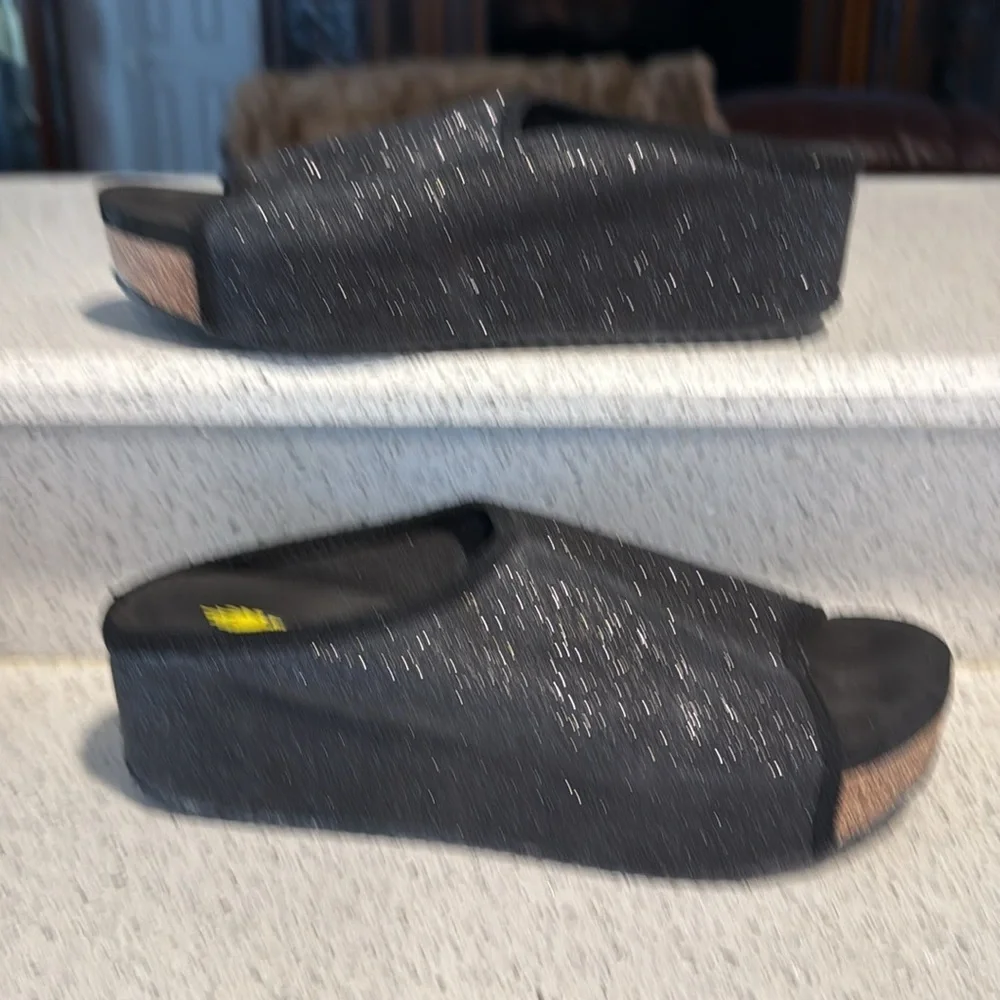 Volatile Black slip on sandal shiny/glitter size 8 - Picture 2 of 6